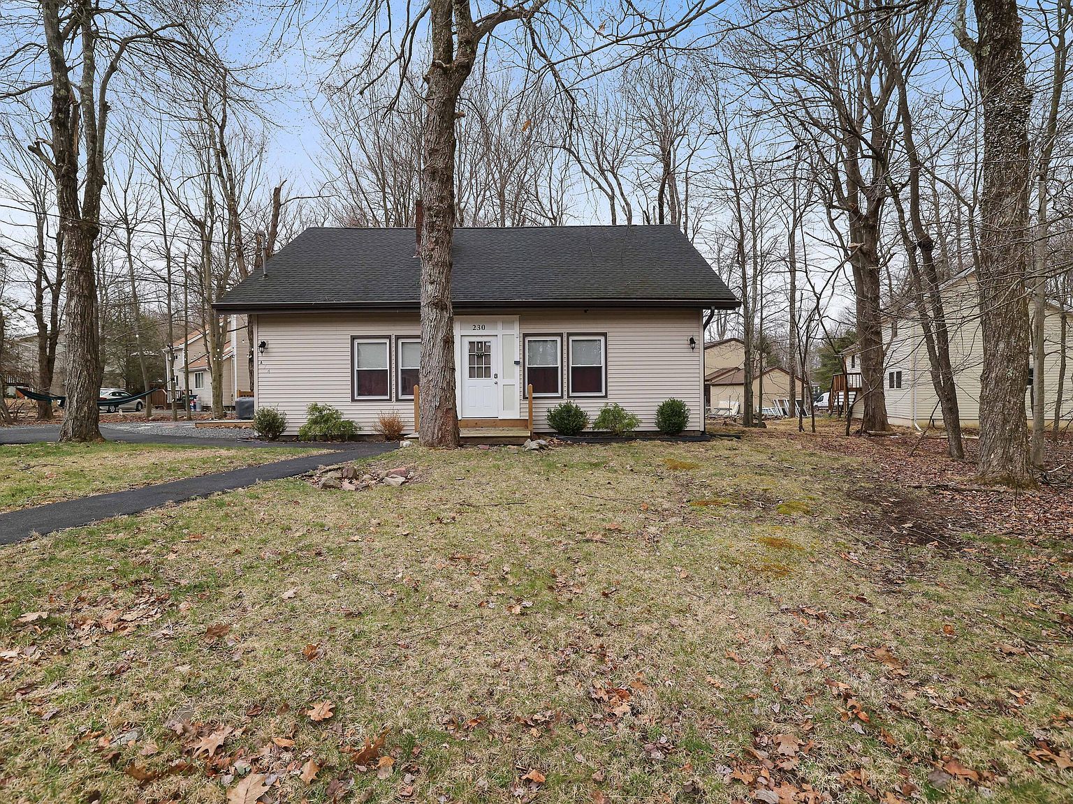 230 Greenbriar Cir Tobyhanna, PA 18466 - Thumbnail 2