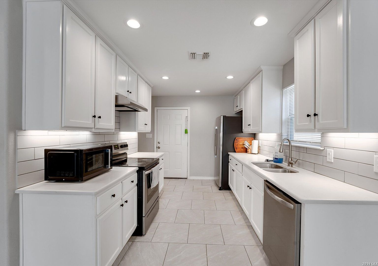 9391 Valley Gate San Antonio, TX 78250  | Single Family