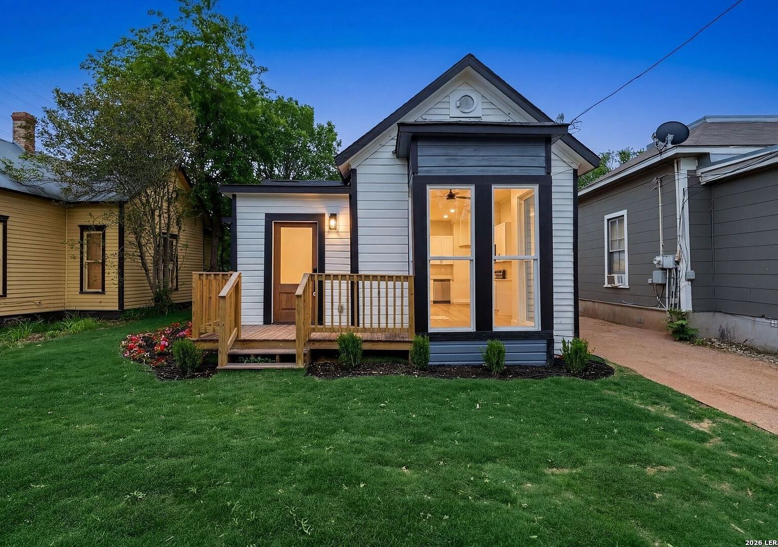 1122 N Pine St San Antonio, TX 78202  | Single Family