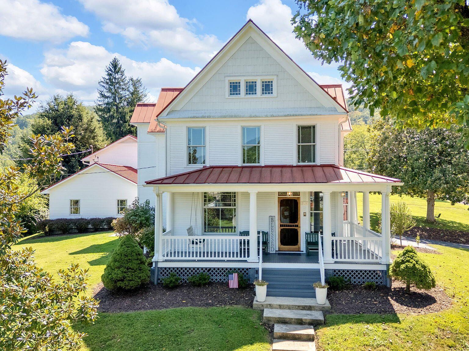 308 Pearl Ave E Big Stone Gap, VA 24219 - Thumbnail 2