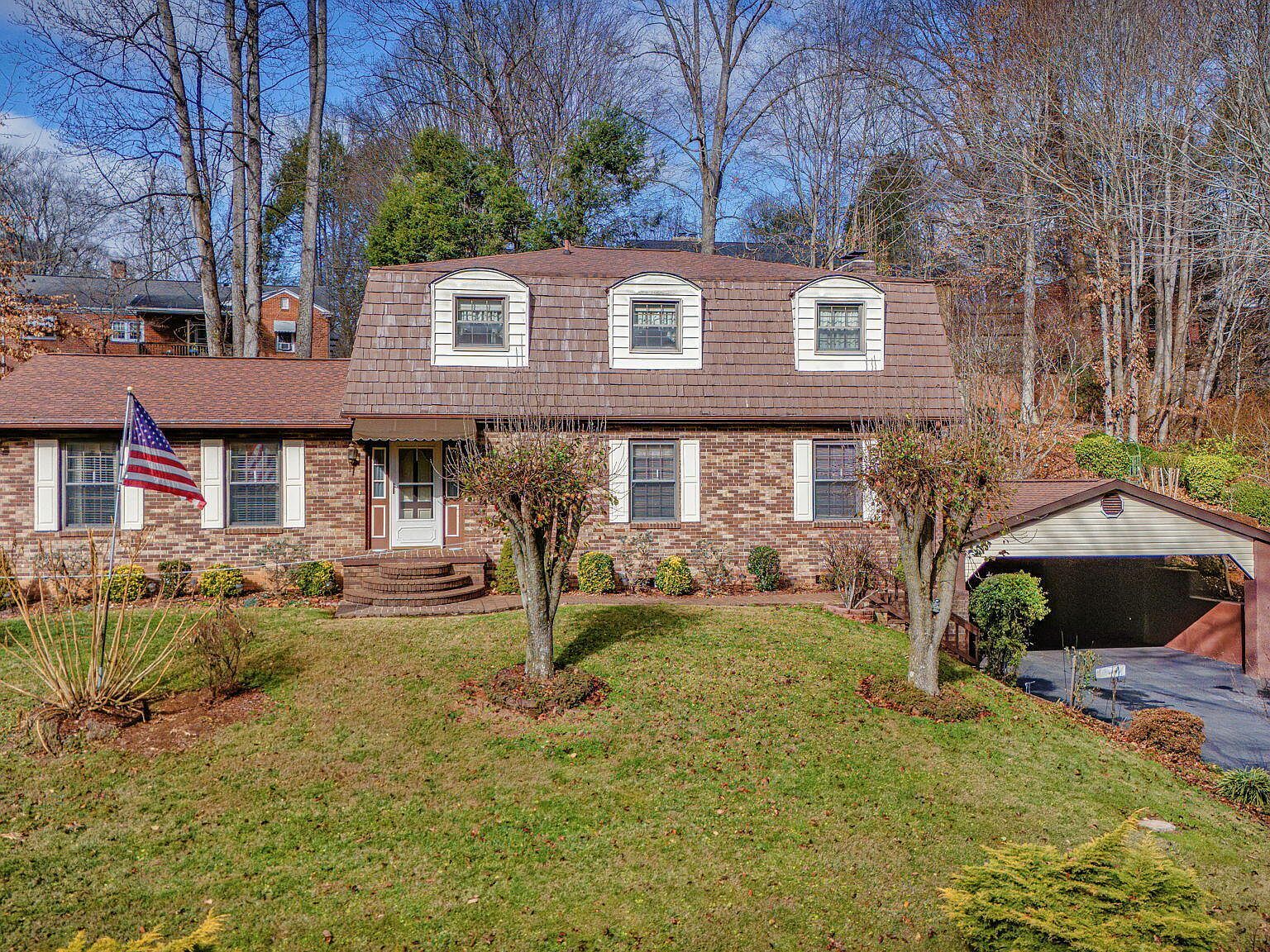 557 Valley Ave Erwin, TN 37650 - Thumbnail 2