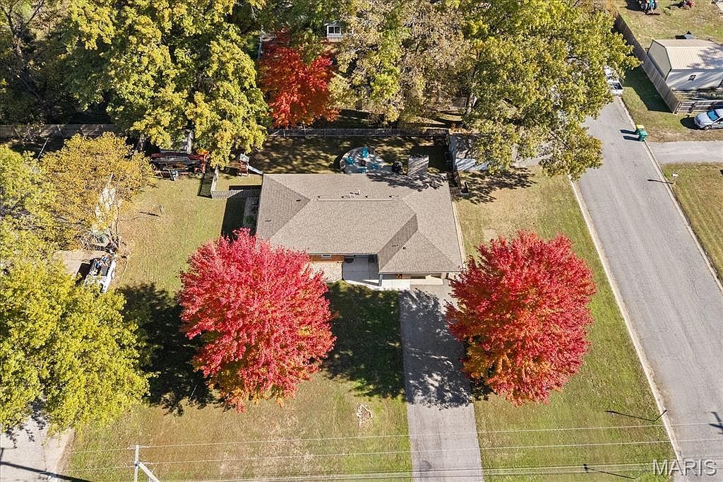 46 Harmon Dr Lebanon, IL 62254 - Thumbnail 2