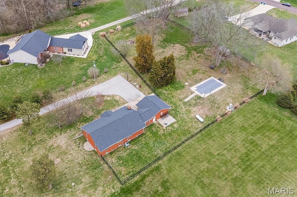 2712 Vulliet Rd Highland, IL 62249  | Single Family