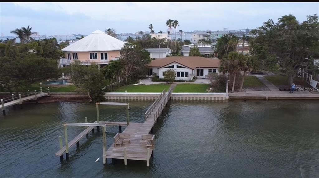1140 Boca Ciega Isle Dr Saint Pete Beach, FL 33706 - Thumbnail 2