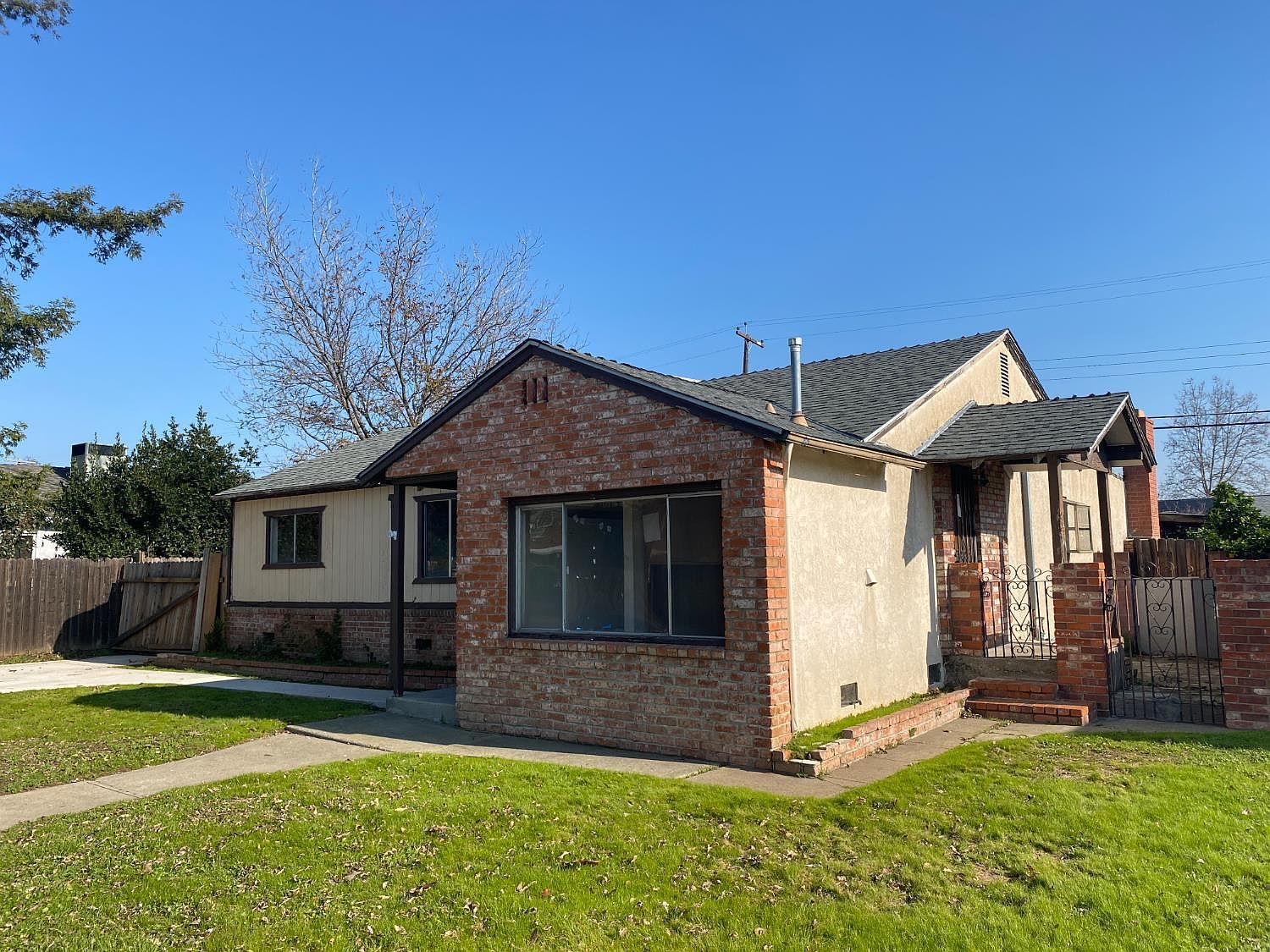 5769 Ortega St Sacramento, CA 95824 - Thumbnail 2