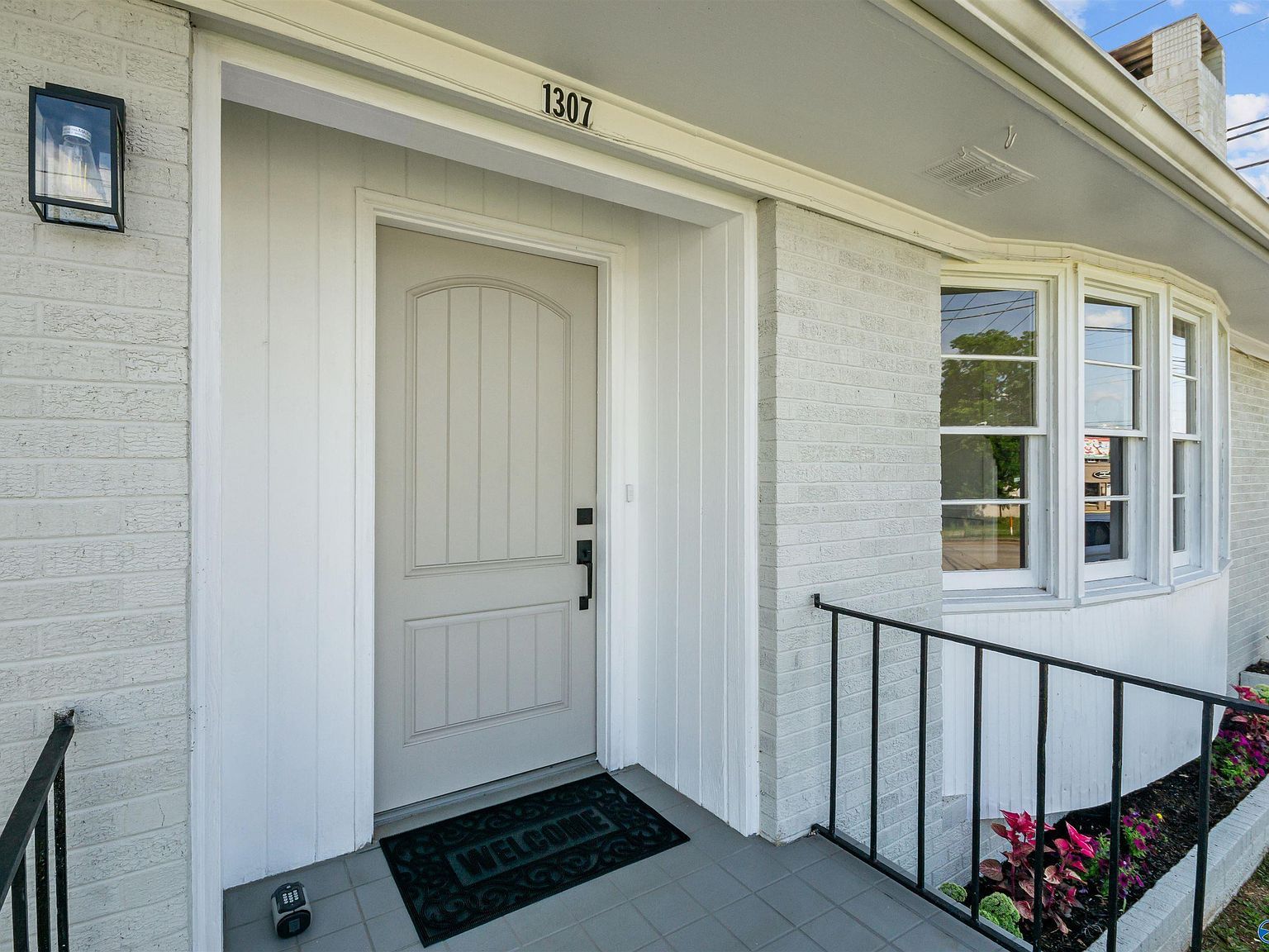 1307 Pulaski Pike NW Huntsville, AL 35816 - Thumbnail 2