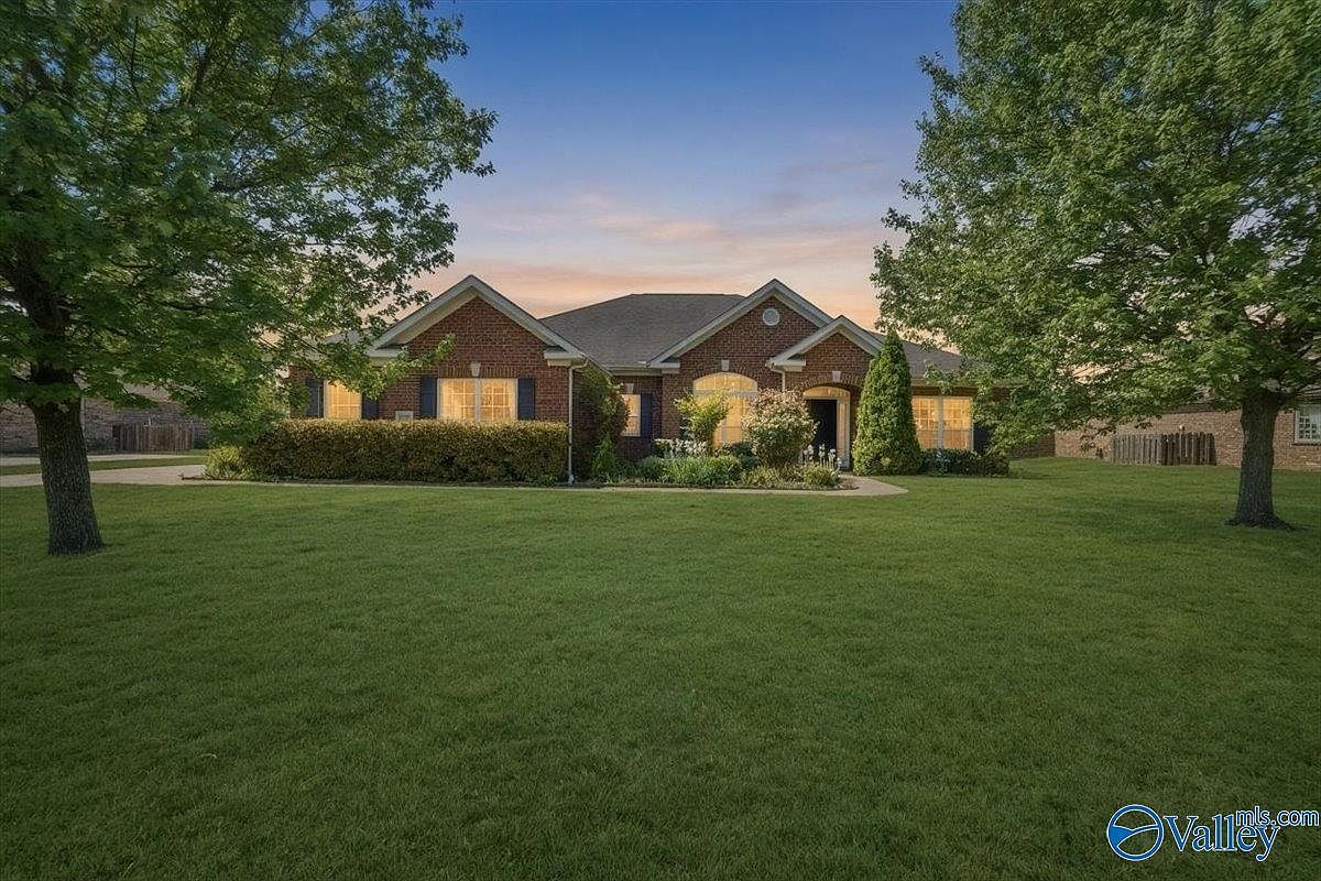 114 Parkview Dr Meridianville, AL 35759  | Single Family