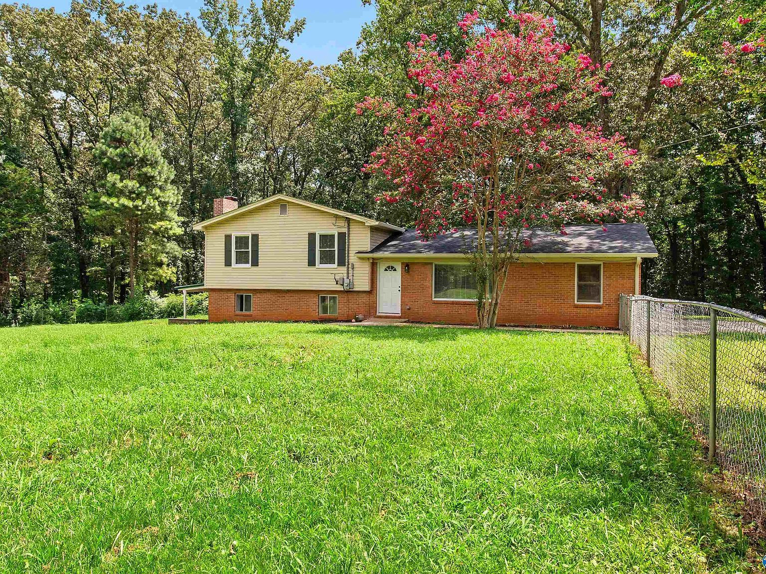 285 Ruby Dr Huntsville, AL 35811  | Single Family