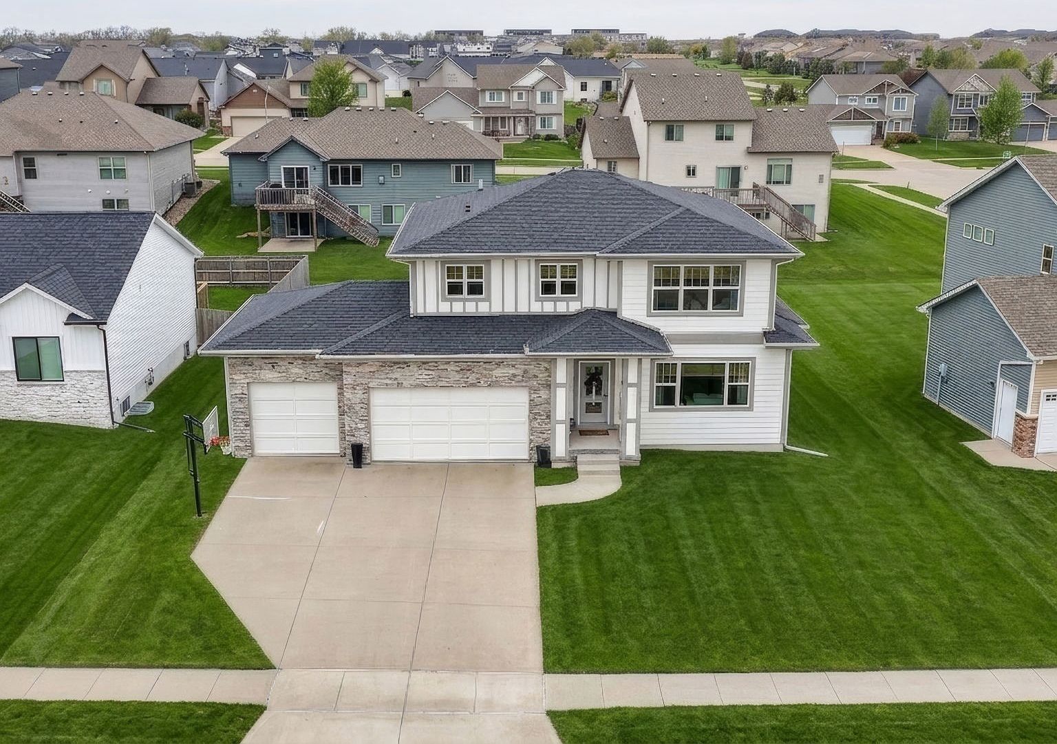 1194 89th St West Des Moines, IA 50266  | Single Family