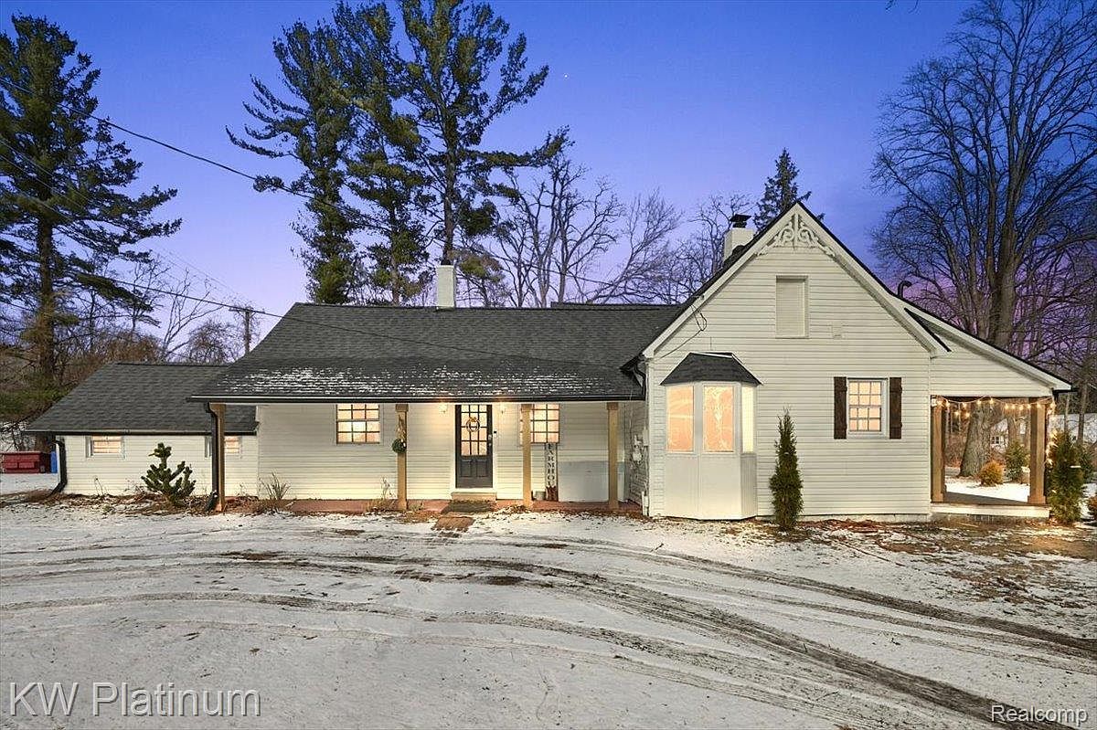 8658 Marsh Rd Clay, MI 48001 - Thumbnail 2