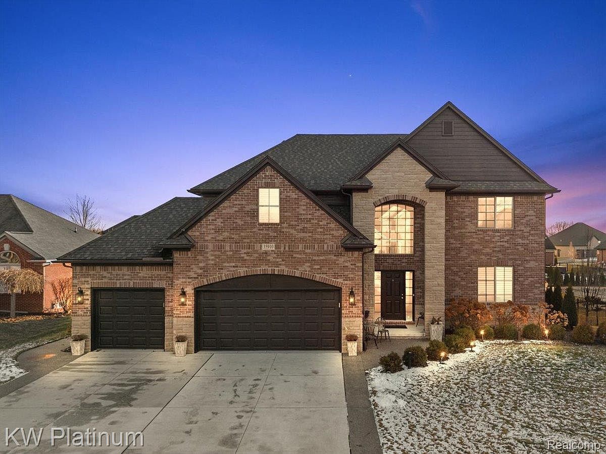 35910 Glenville Dr New Baltimore, MI 48047 - Thumbnail 2