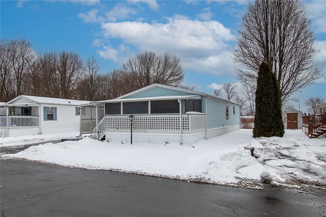 6377 Whispering Woods Dr #10 Williamson, NY 14589 - Thumbnail 2