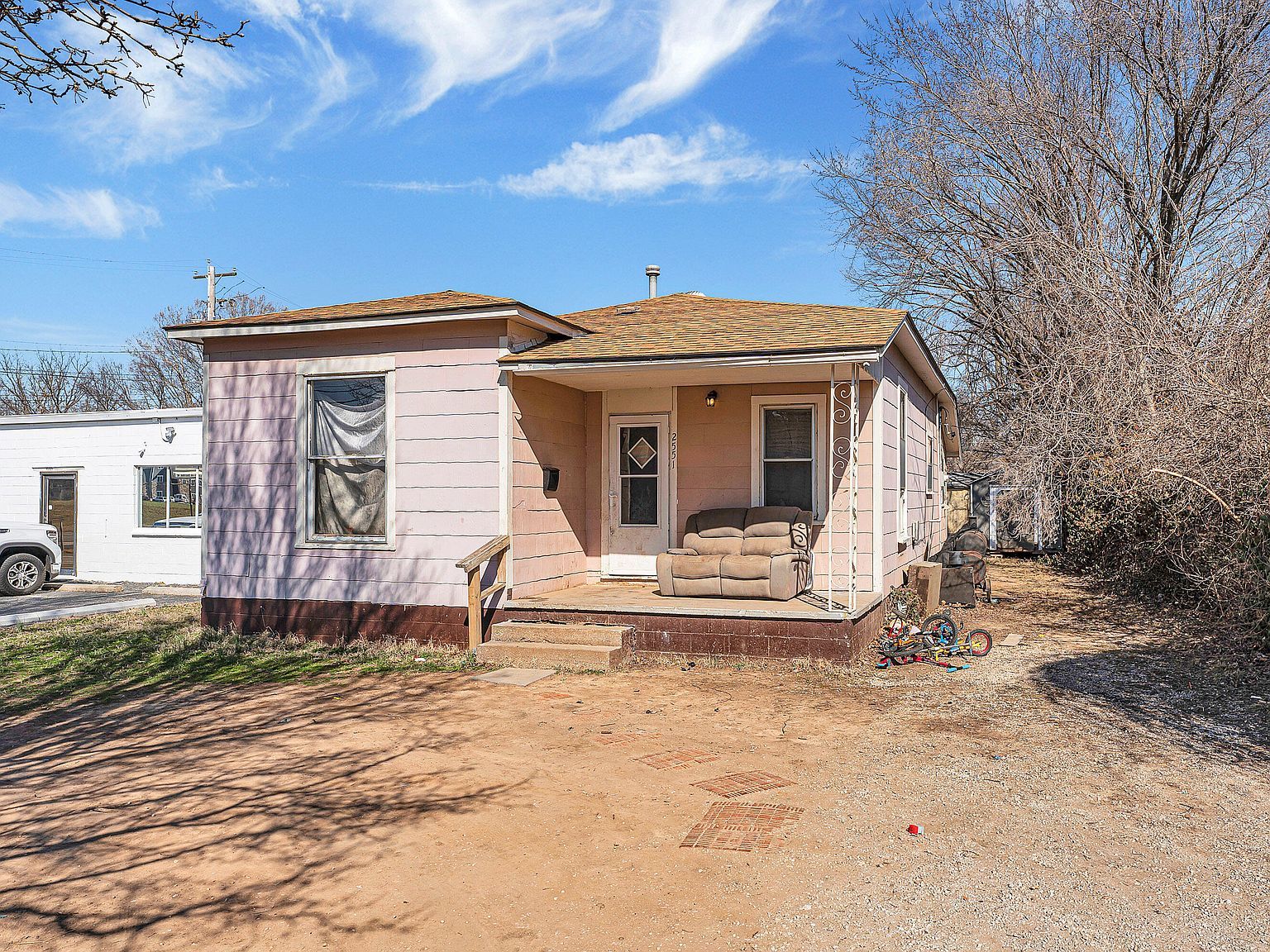 2551 W Grand St Springfield, MO 65802  | Single Family