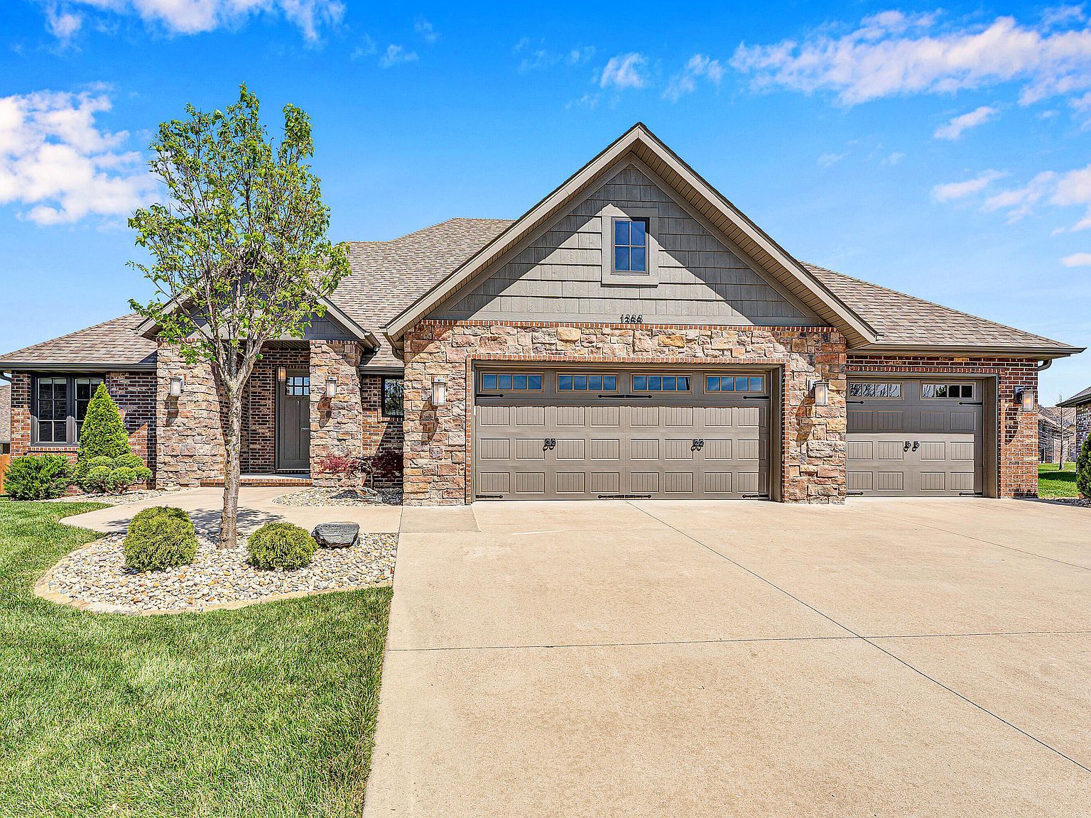 1388 N Kempton Ct Nixa, MO 65714  | Single Family