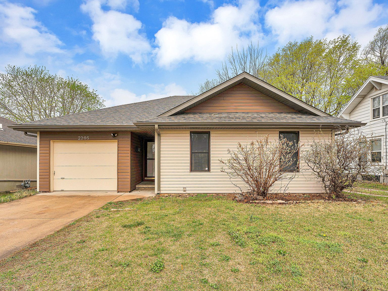 2205 N Prospect Ave Springfield, MO 65803  | Single Family