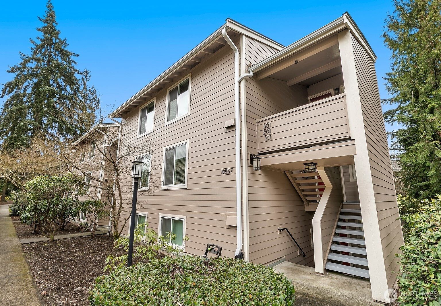 19857 25th Ave NE APT 105 Shoreline, WA 98155 - Thumbnail 2