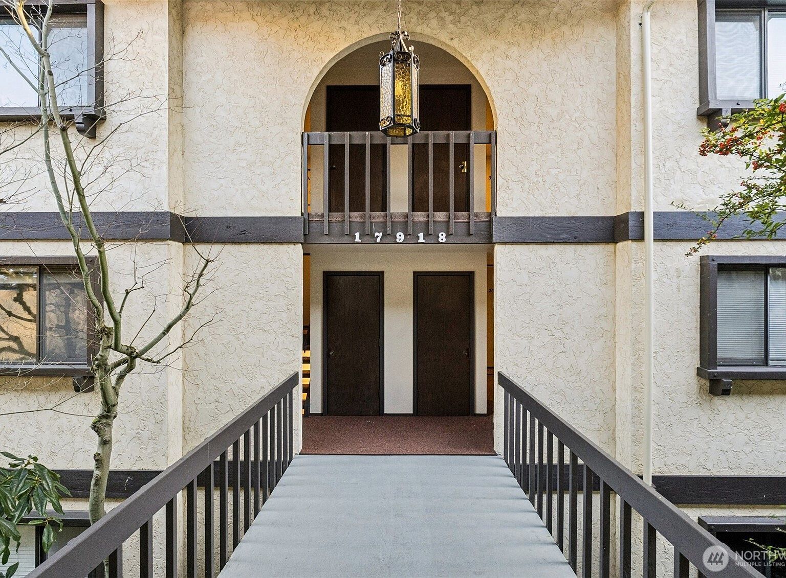 17918 23rd Ln NE #F-201 Shoreline, WA 98155 - Thumbnail 2