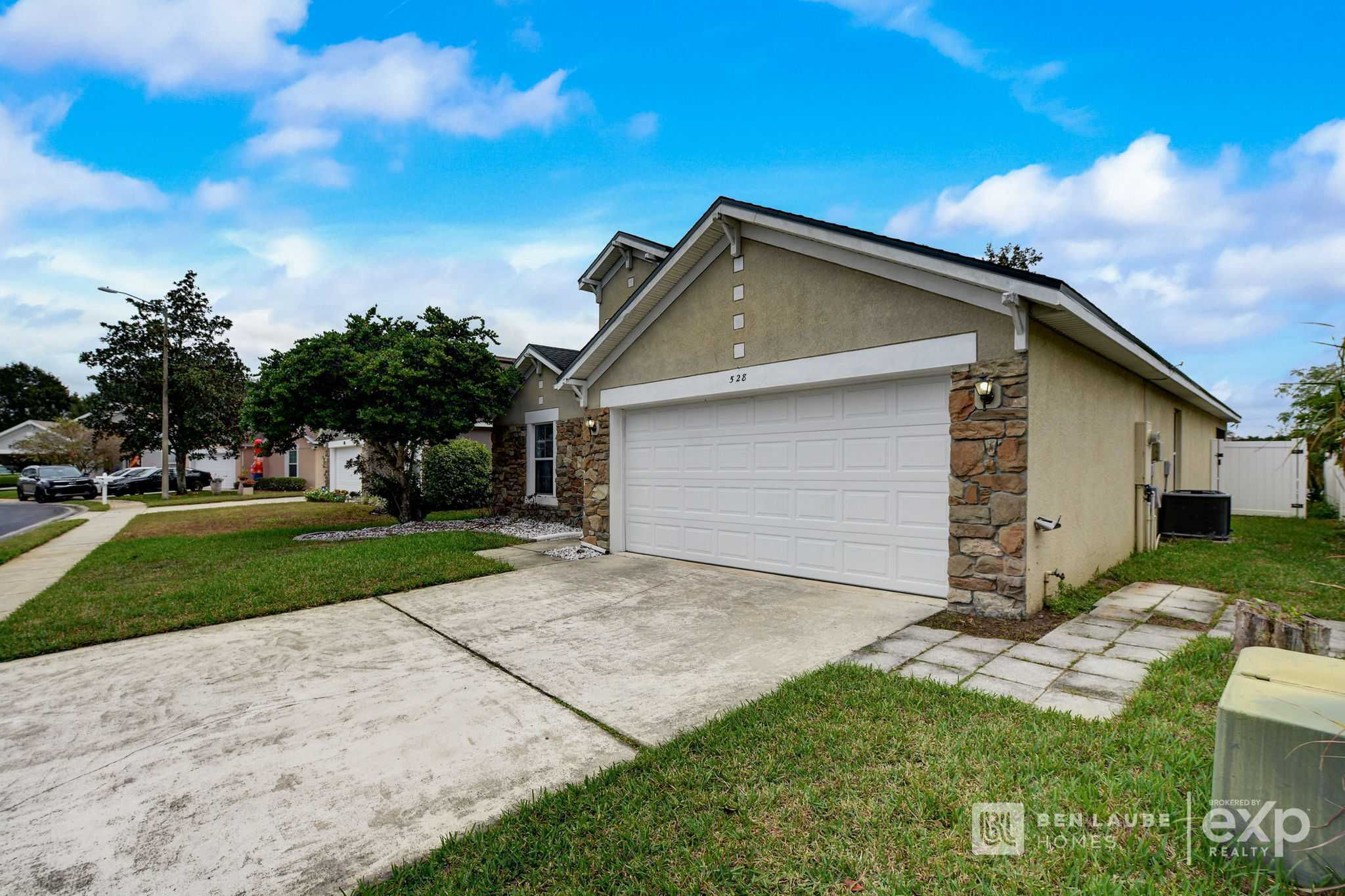 528 Windsor Estates Drive, Davenport, FL, USA, 33837 - Thumbnail 2