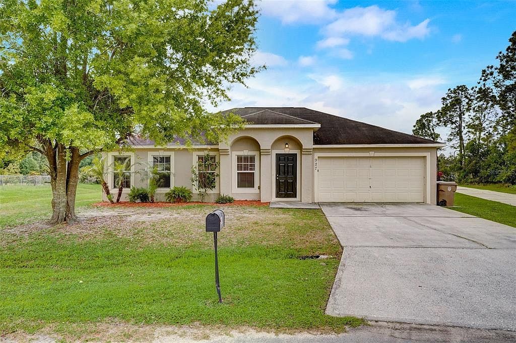 927 Cambridge Ct Kissimmee, FL 34758 - Thumbnail 2
