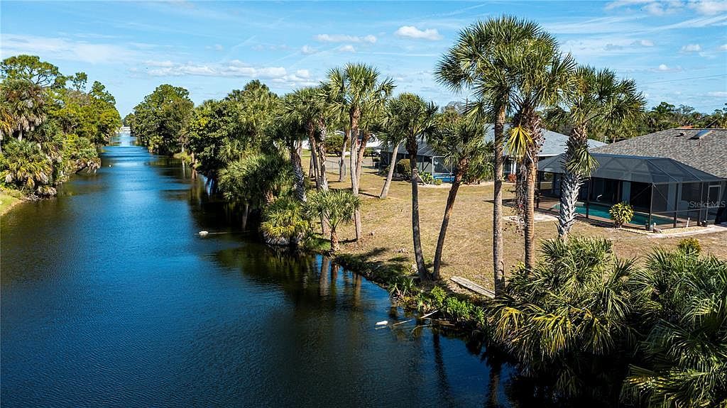 1197 Dorchester St Pt Charlotte, FL 33952 - Thumbnail 2