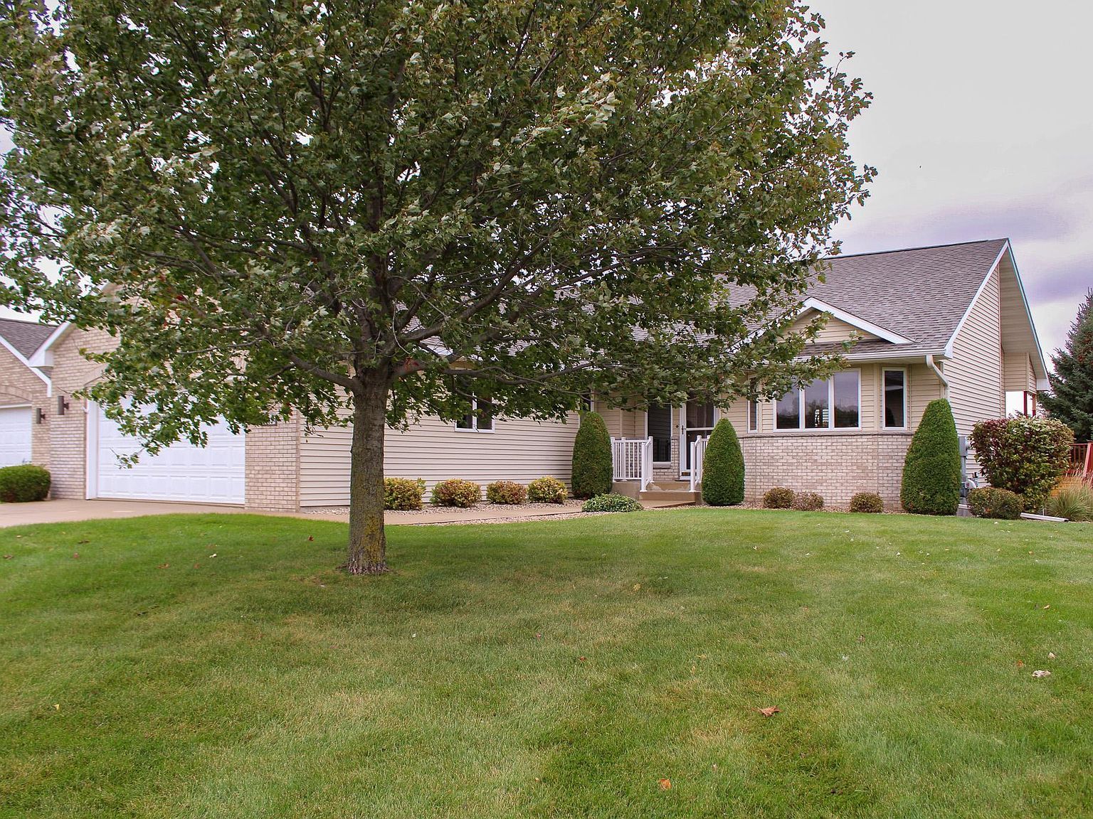 1803 14th St SW Austin, MN 55912 - Thumbnail 2