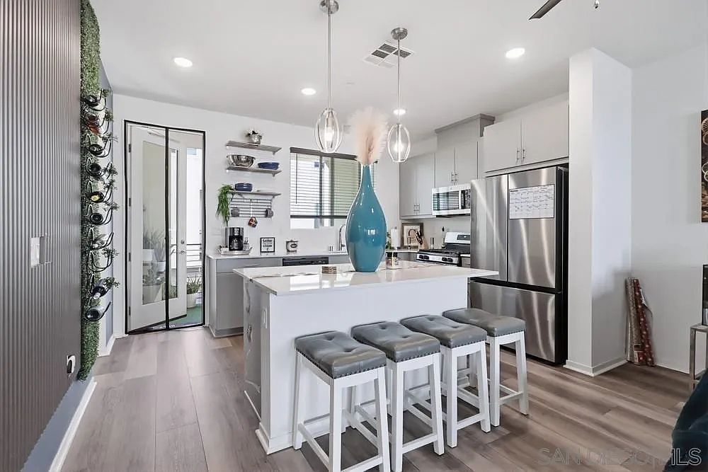 5474 Seacliff Pl UNIT 36 San Diego, CA 92154 - Thumbnail 2