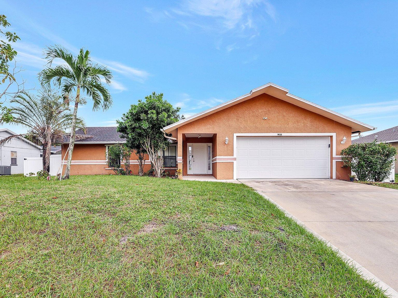 1925 SE Floresta Dr Port Saint Lucie, FL 34983 - Thumbnail 2