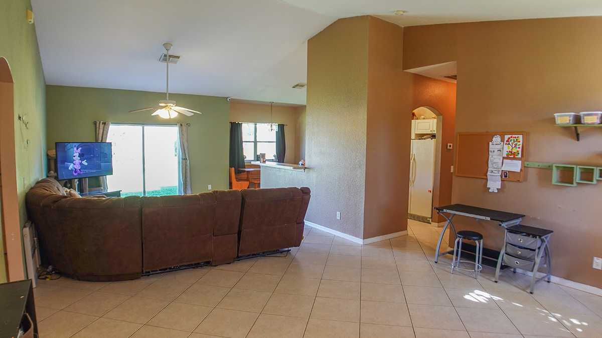 279 Southwest Moselle Avenue, Port St. Lucie, FL, 34984 - Thumbnail 3