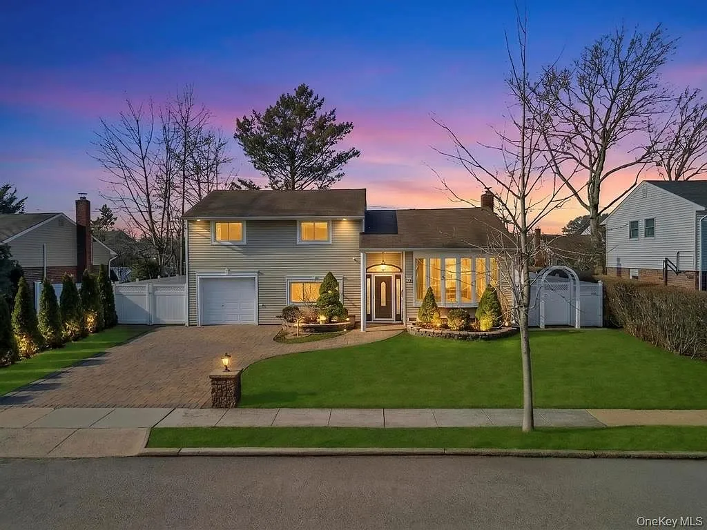 16 Phipps Ln Plainview, NY 11803 | Single Family