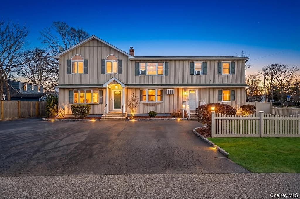 45 Dogwood Rd West Islip, NY 11795  | Multi Family