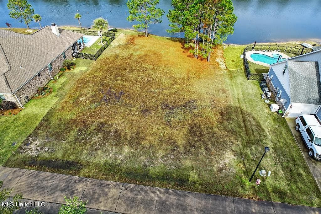 122 Emerald Lake Dr Waveland, MS 39576 - Thumbnail 2