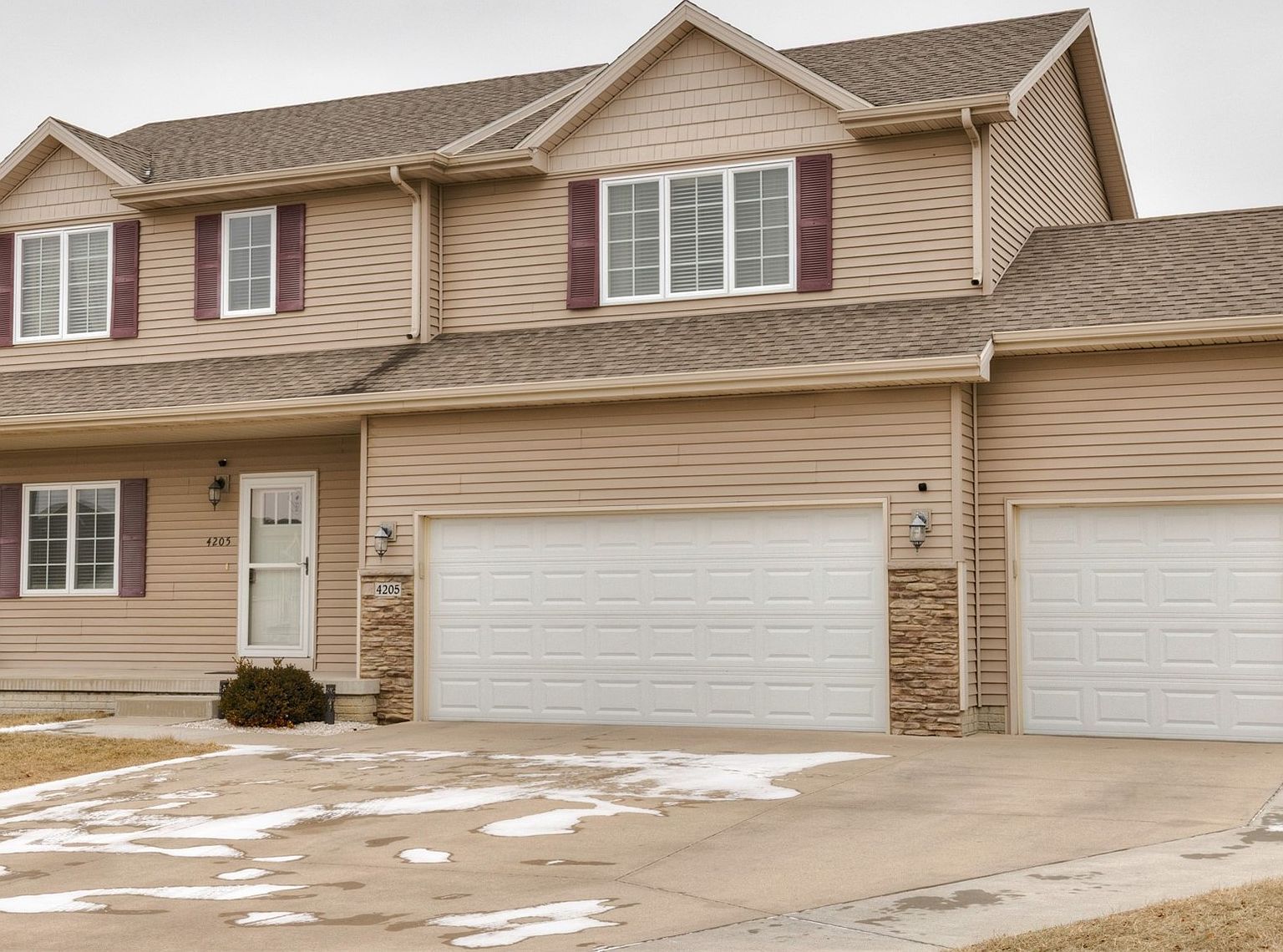 4205 147th St Urbandale, IA 50323 - Thumbnail 2