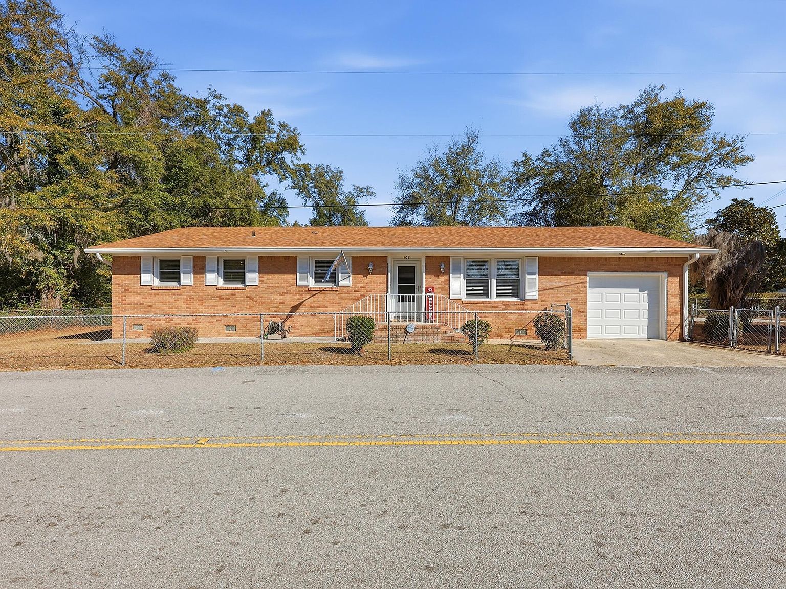 102 Wiley St Walterboro, SC 29488 - Thumbnail 2