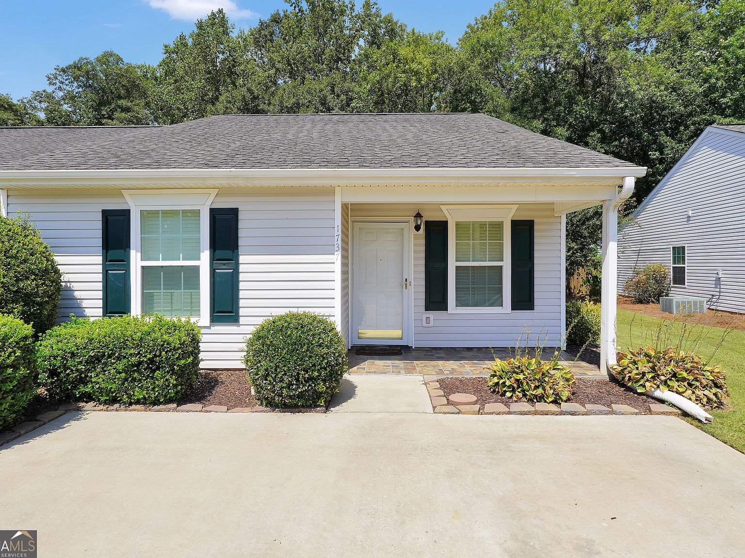 1737 Summerwoods Ln Griffin, GA 30224 - Thumbnail 2