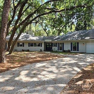4 Tomochichi Ln Savannah, GA 31411  | Single Family