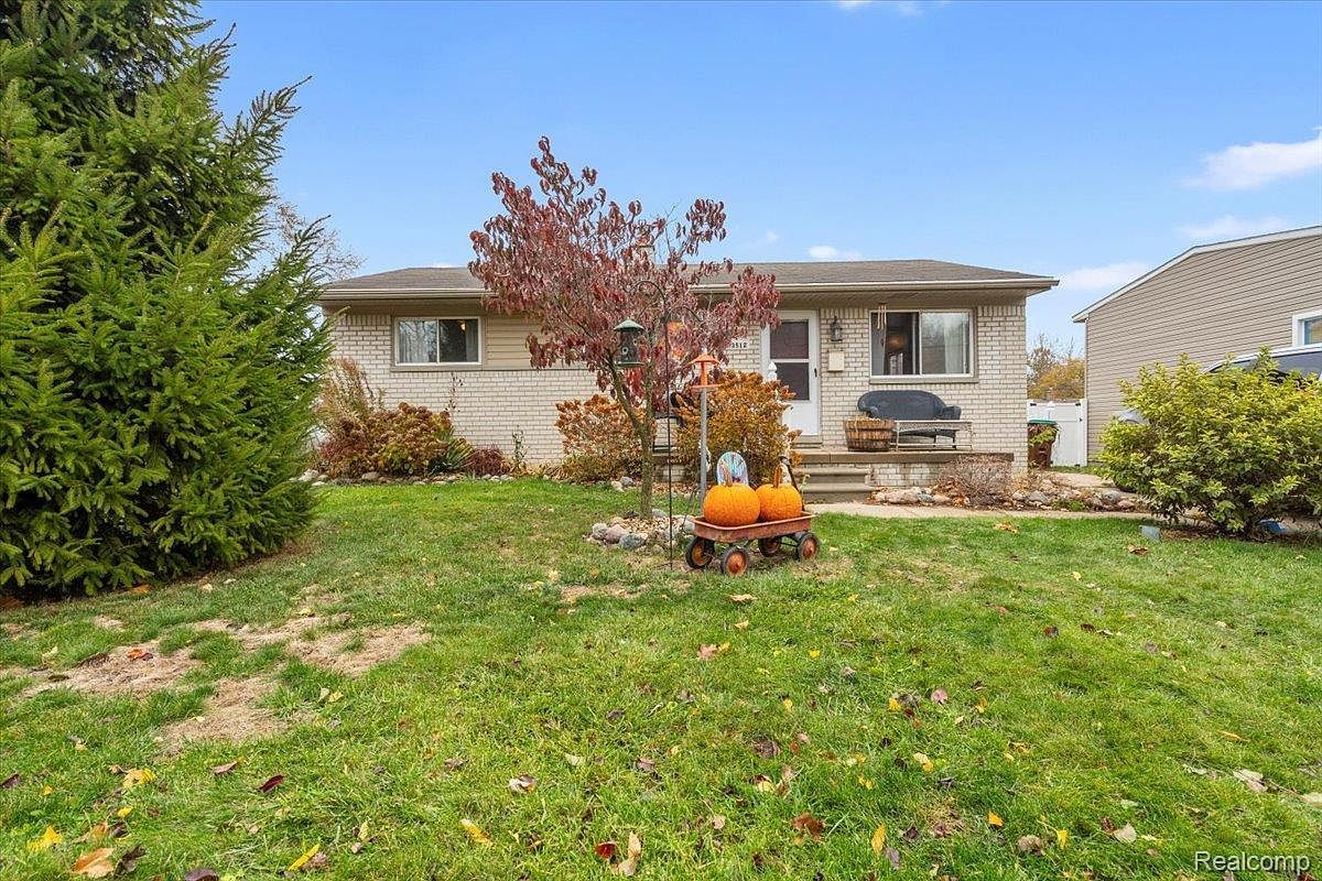 23512 Huron River Dr Rockwood, MI 48173 - Thumbnail 2