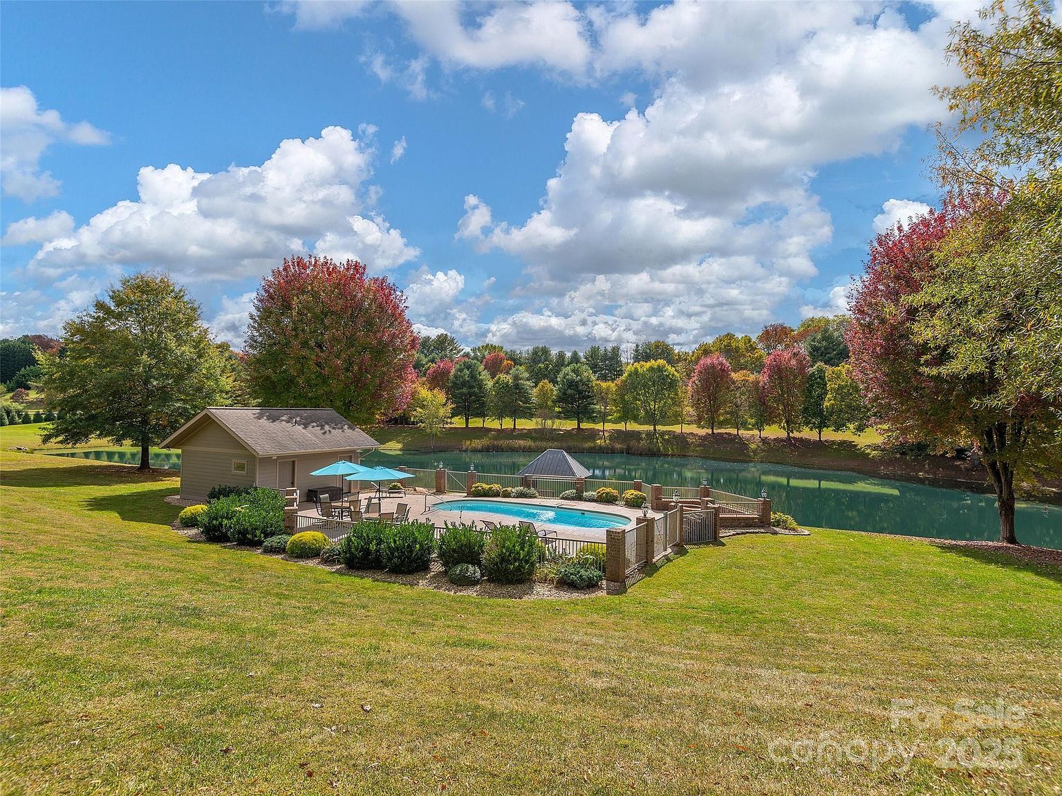 355 Johnson Dr Canton, NC 28716 - Thumbnail 2