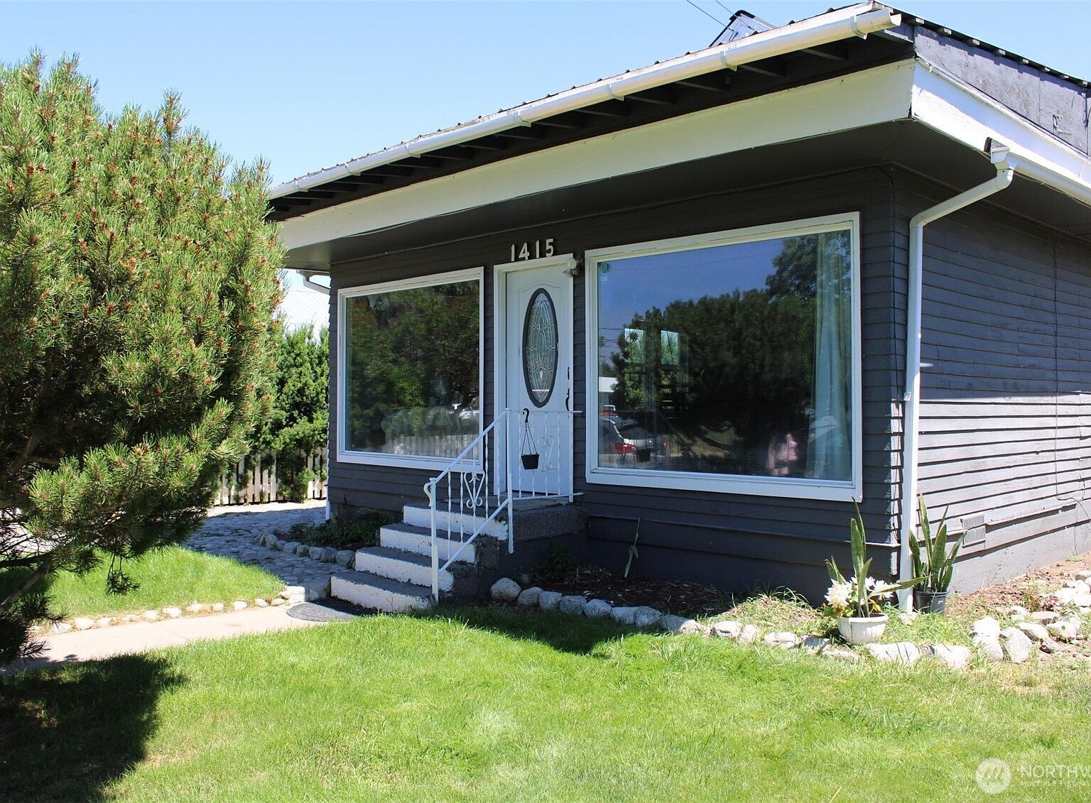 1415 Cherry St Oroville, WA 98844 - Thumbnail 2