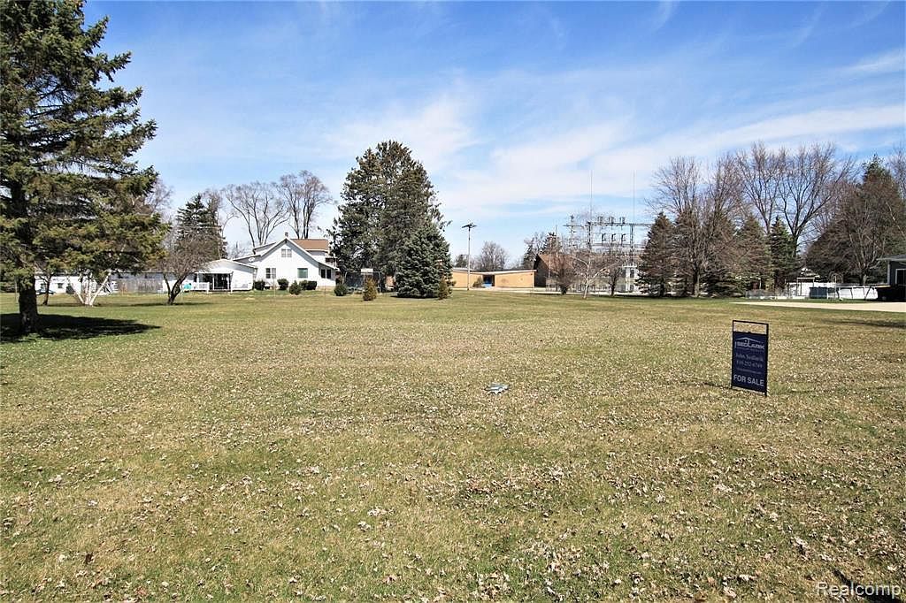 E Liberty St Chesaning, MI 48616 - Thumbnail 2