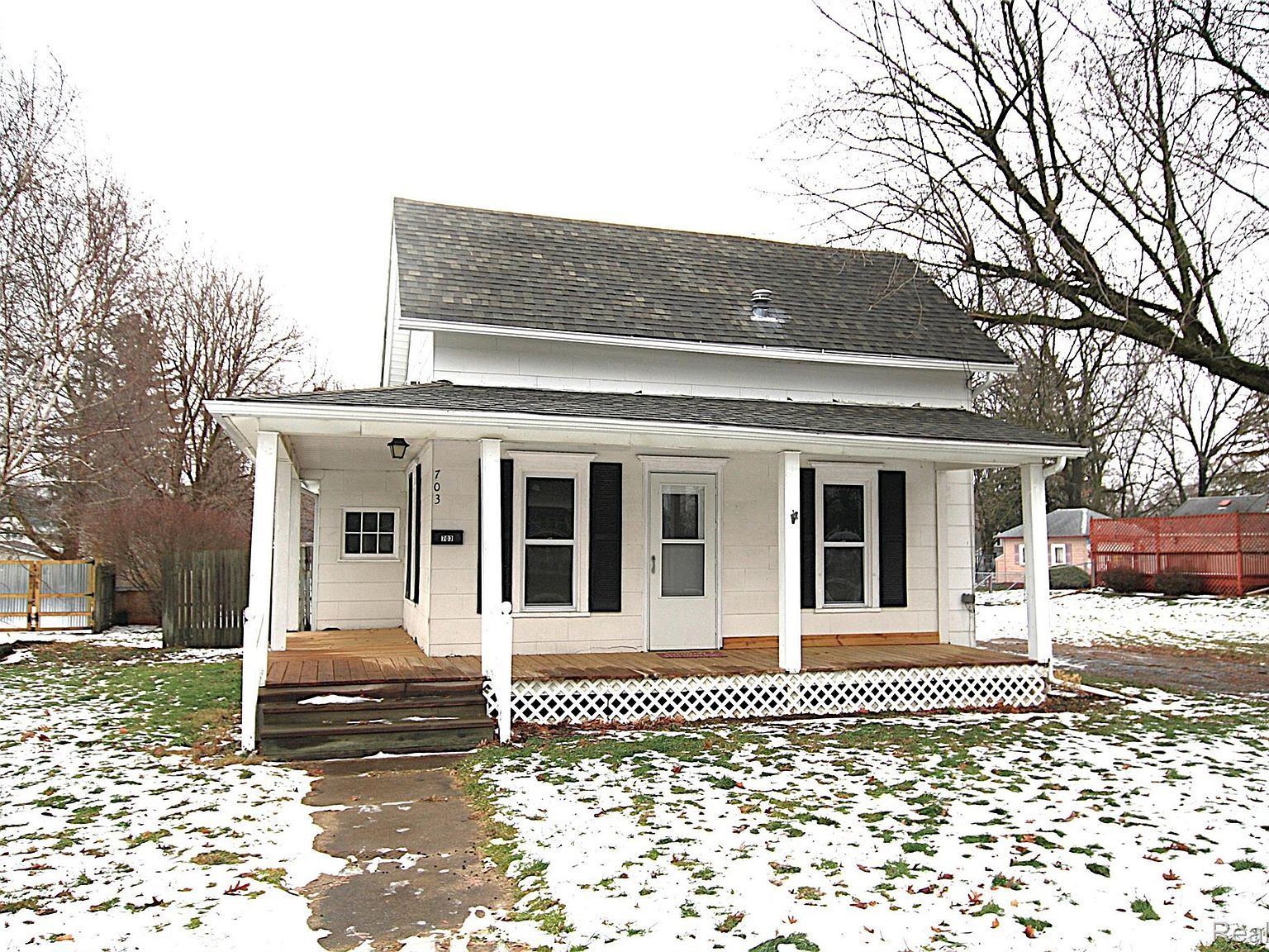 703 Queen St Owosso, MI 48867 - Thumbnail 2