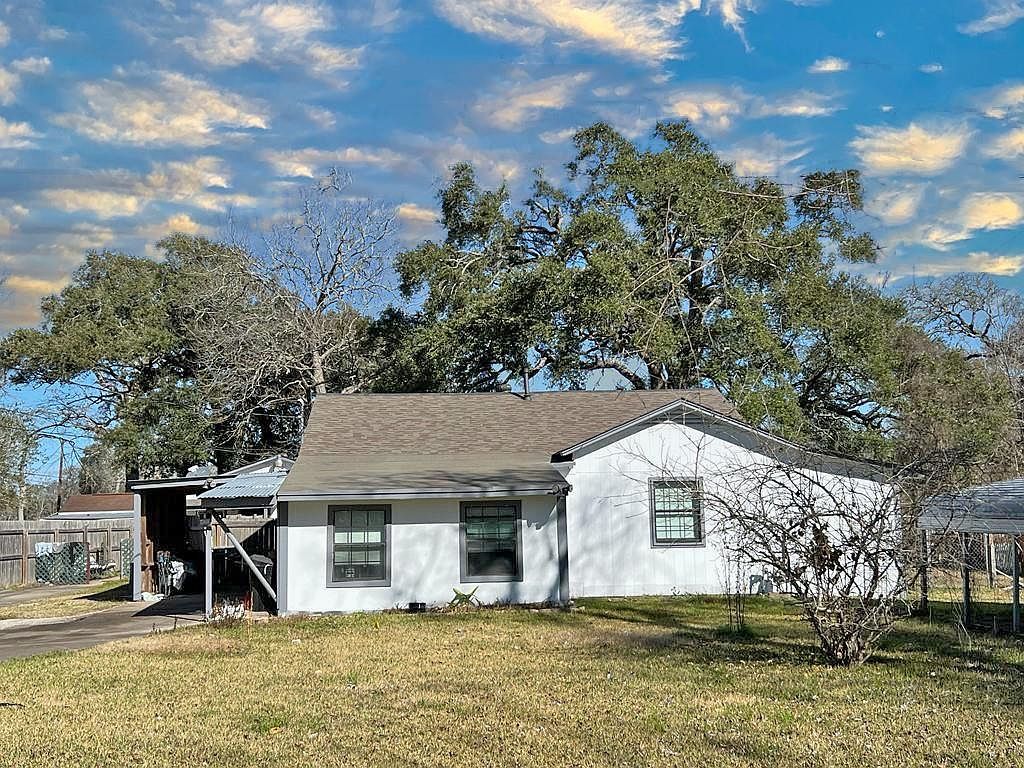 1272 Pecan St Clute, TX 77531 - Thumbnail 2