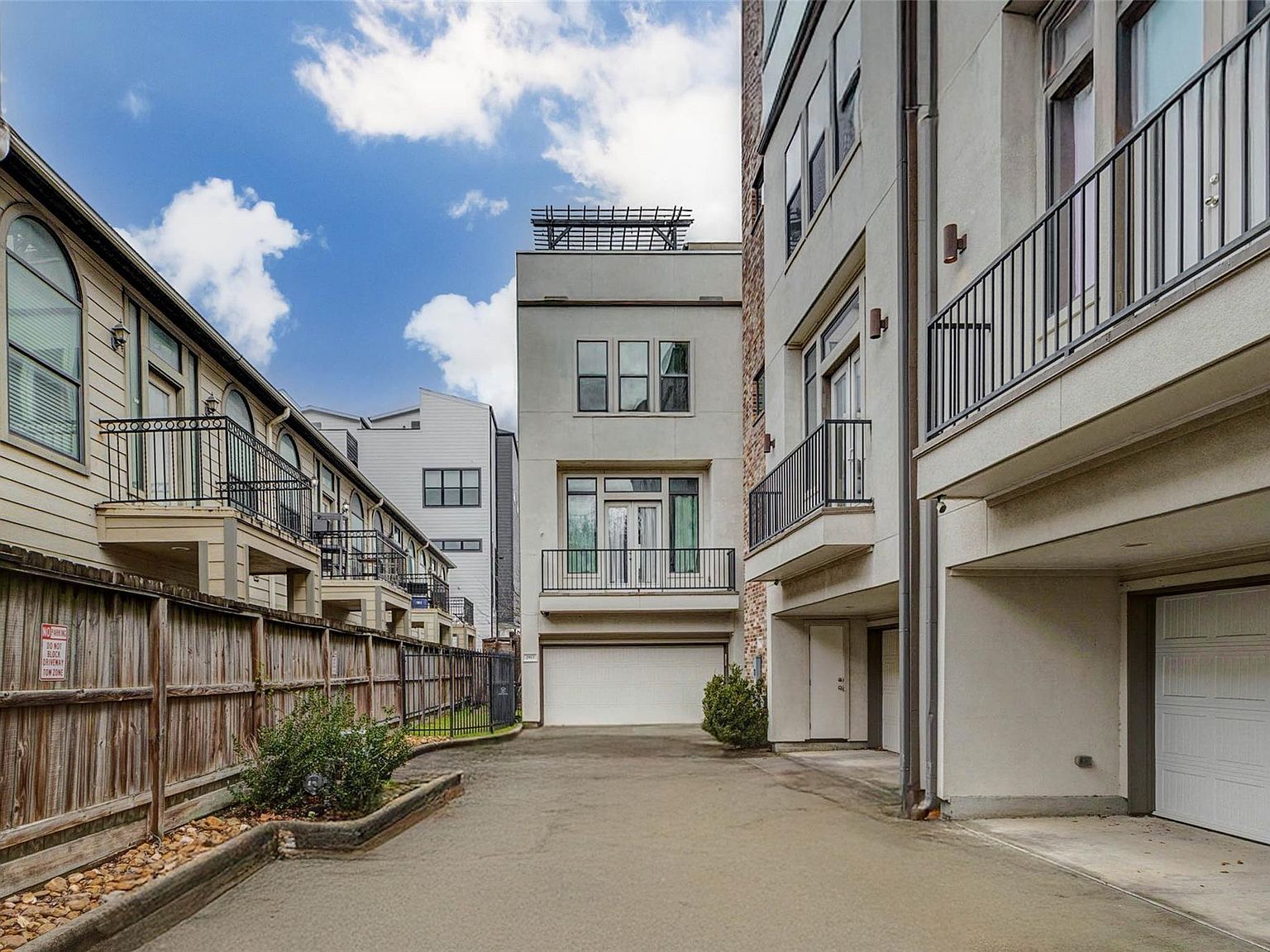 2913 Leeland St Houston, TX 77003 - Thumbnail 2