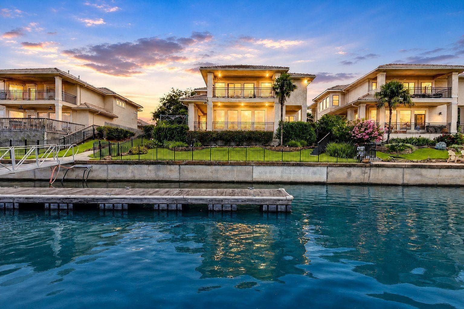 411 Harborside Way Kemah, TX 77565, 77565