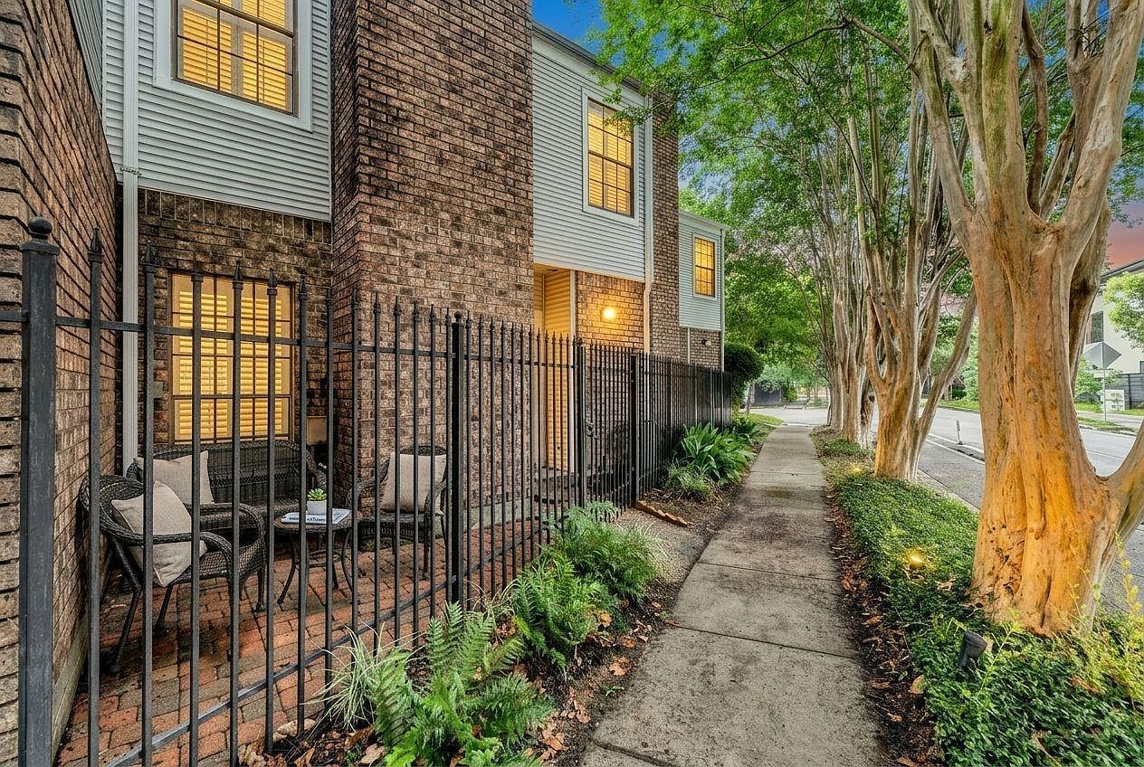 2113 Waugh Dr Houston, TX 77006, 77006