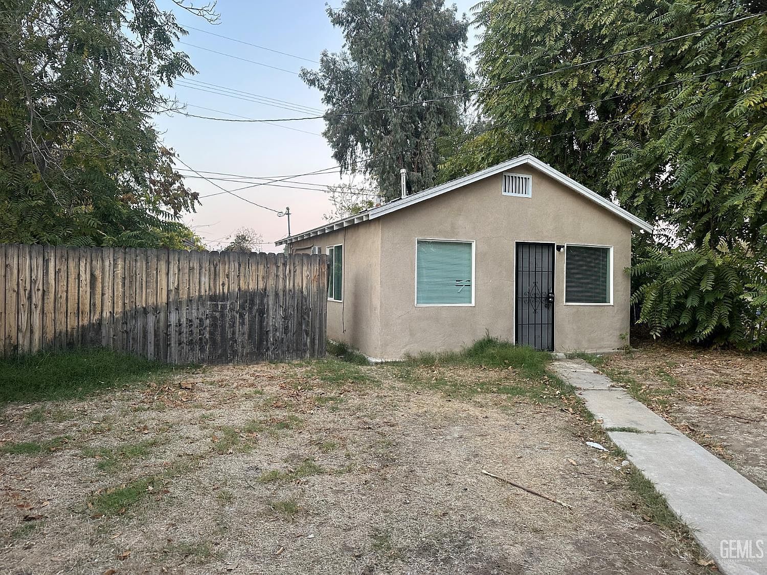304 Woodrow Ave Bakersfield, CA 93308 - Thumbnail 2