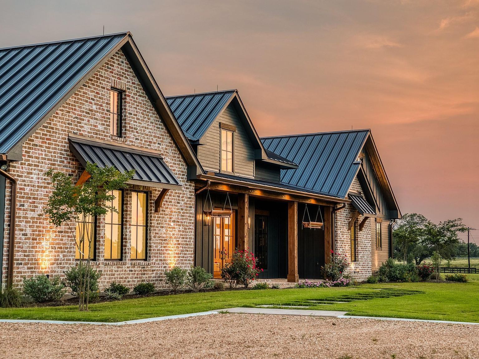 104 Hartfield Hill Ln Round Top, TX 78954 - Thumbnail 2