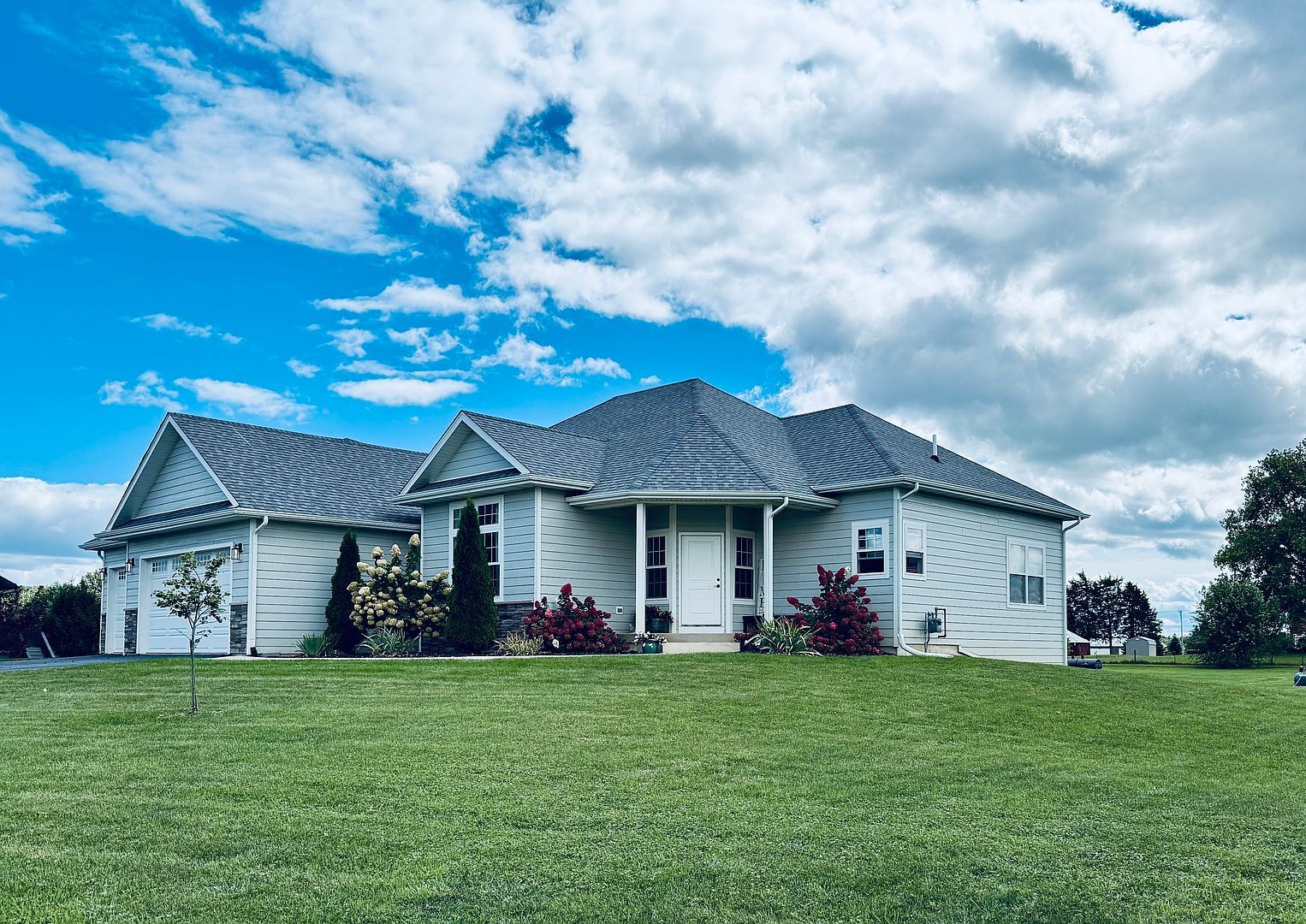 10359 E Shagbark Ln Rochelle, IL 61068 - Thumbnail 2