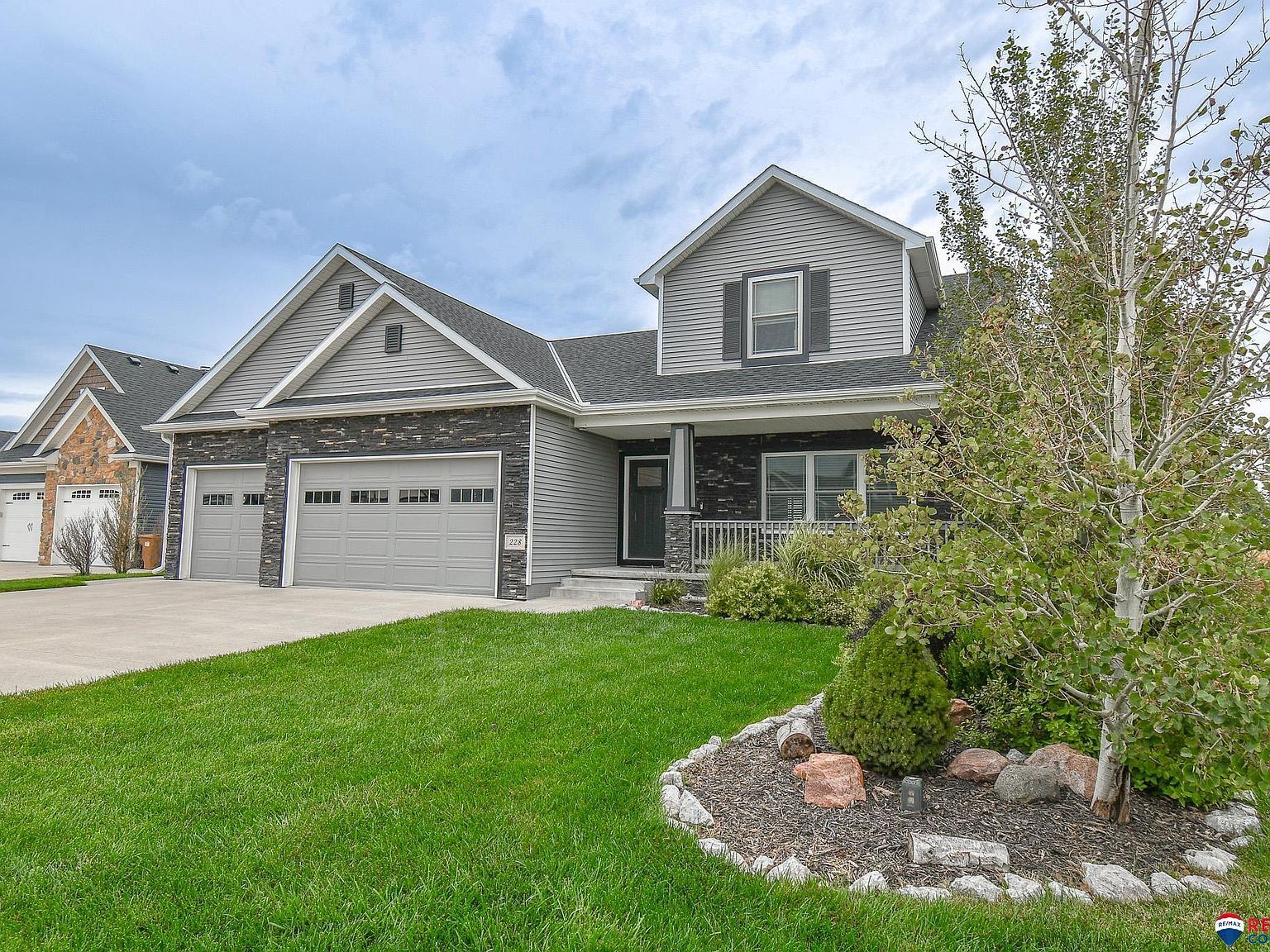 228 Knotty Pine Ln Seward, NE 68434 - Thumbnail 2