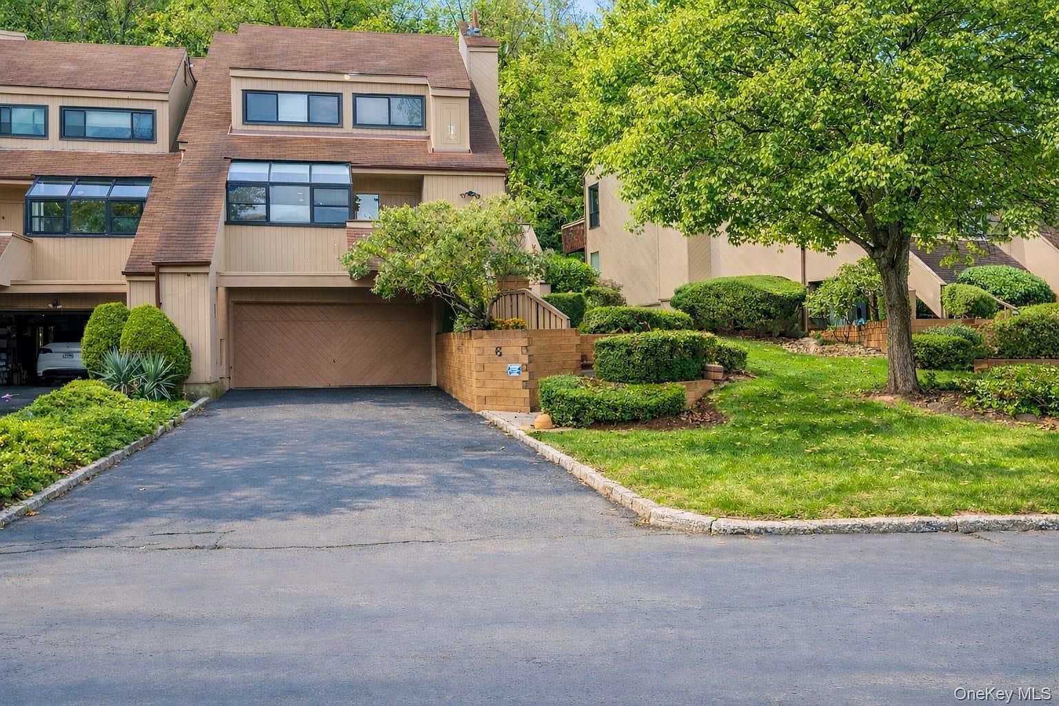 6 John Bean Ct Port Washington, NY 11050 - Thumbnail 2