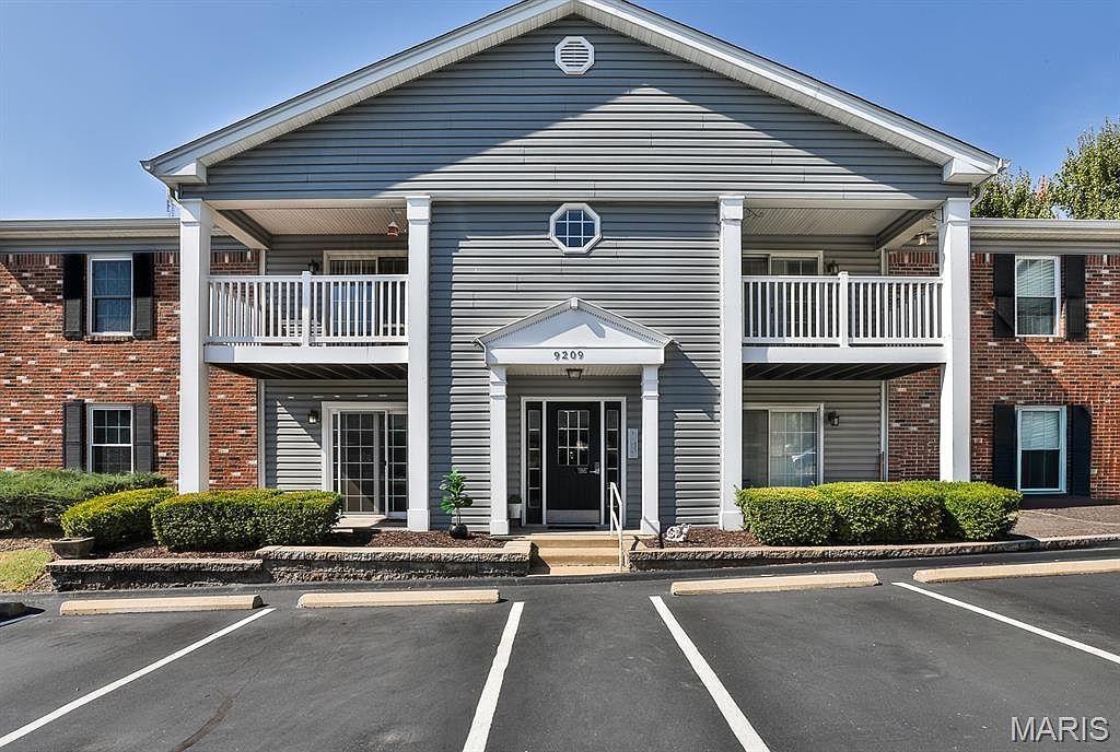 9209 Bent Pine Ct APT H Saint Louis, MO 63126 - Thumbnail 2